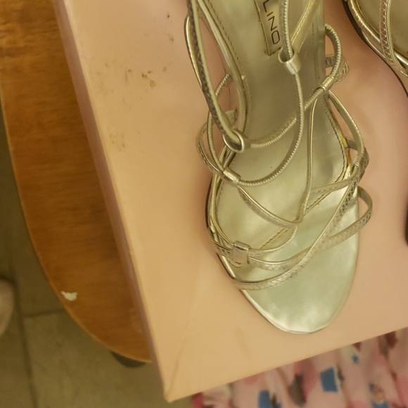 Shoe - Picture 4 of 7